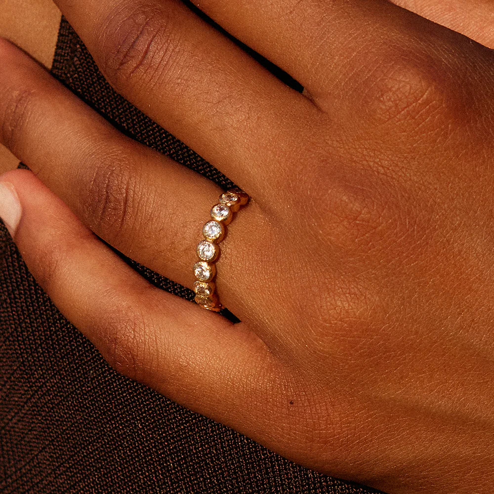 Amelia Ring - 18k Gold Diamond Band