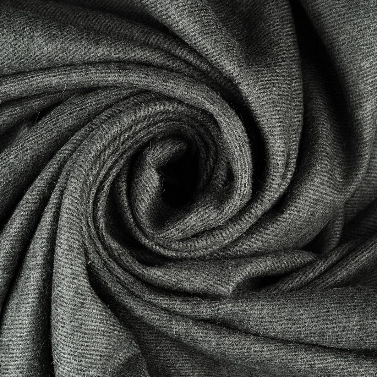 Alpaca Throw Blanket (Carbon)