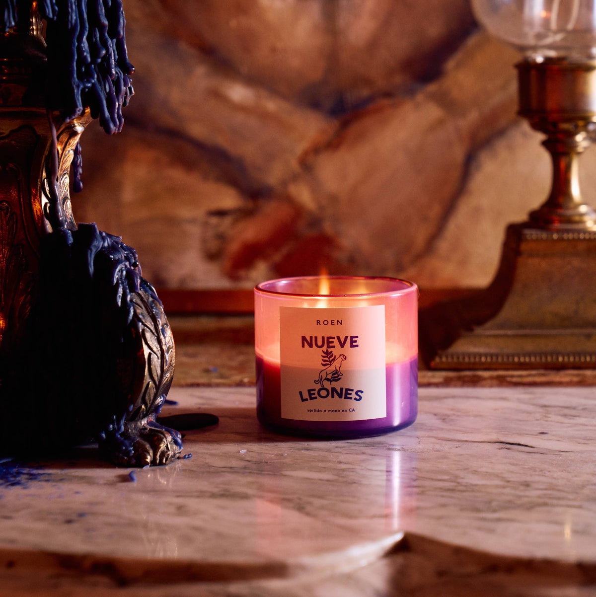 NUEVE LEONES Candle close up product photo